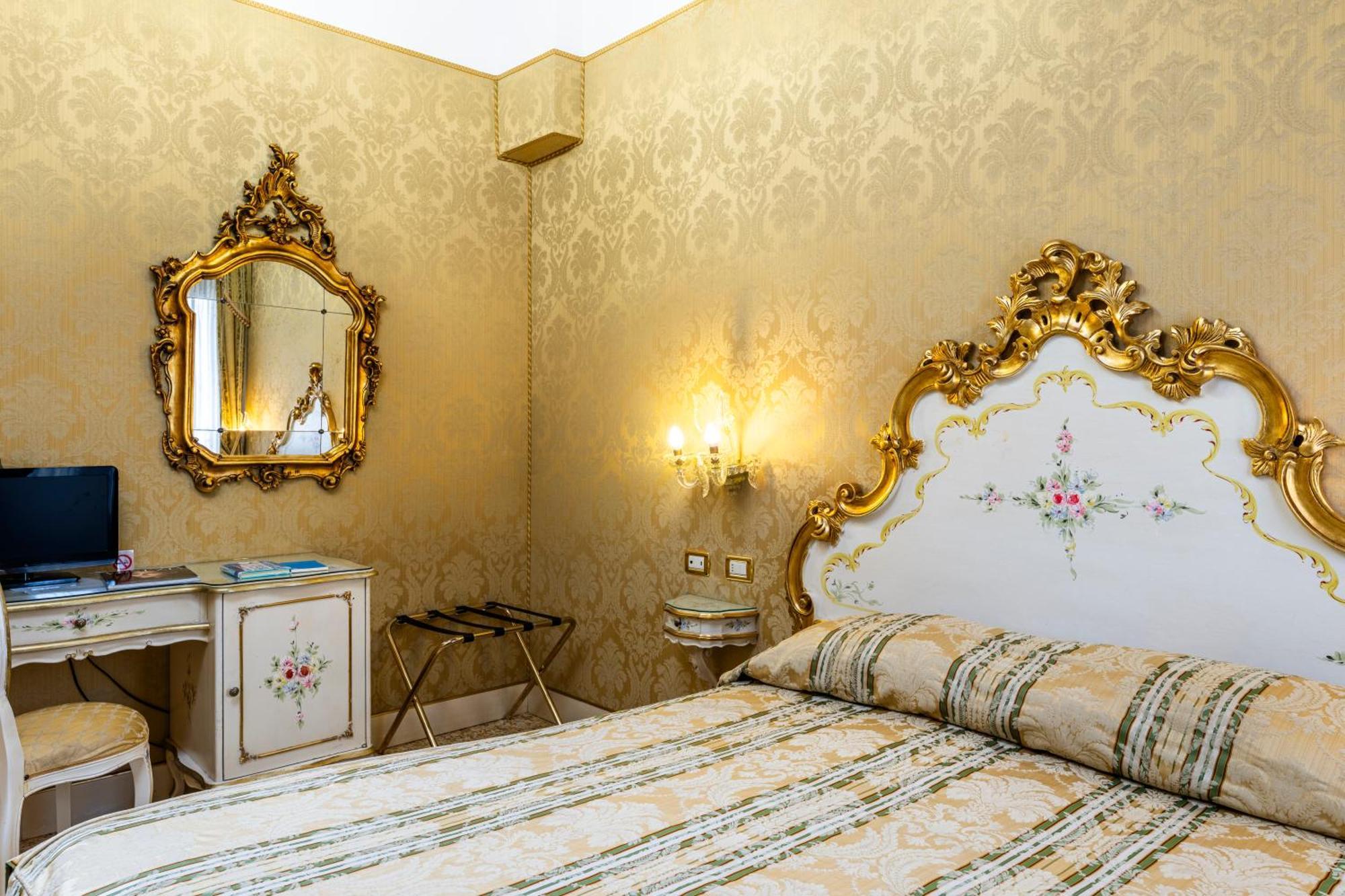Hotel Ca' Dogaressa Venetië Buitenkant foto